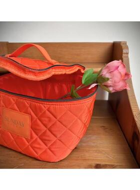 68包邮｜外贸尾货高饱和橘红色车缝线大容量立体手提化妆收纳箱包