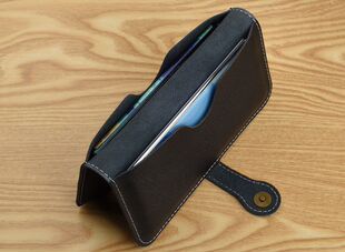 同时装放两个手机合并壳携带神器包二合一的套收纳包两部真牛皮套