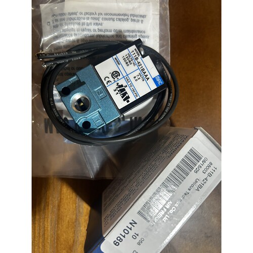 MAC电磁阀111B-421BAAA 2025年全新原装正品顺丰包邮