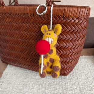 进口尼泊尔手工羊毛毡长颈鹿包挂件精致可爱卡通丑萌玩偶钥匙扣