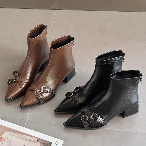 专柜撤柜断码清仓靴子尖头粗跟女短靴百搭舒适软底时尚法式652-9