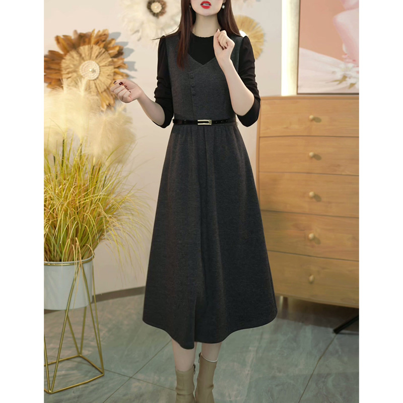 今年流行爆款长袖连衣裙女