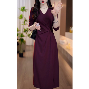 气质春秋长袖连衣裙女2026春季新款轻奢高级感妈妈显瘦V领长裙子