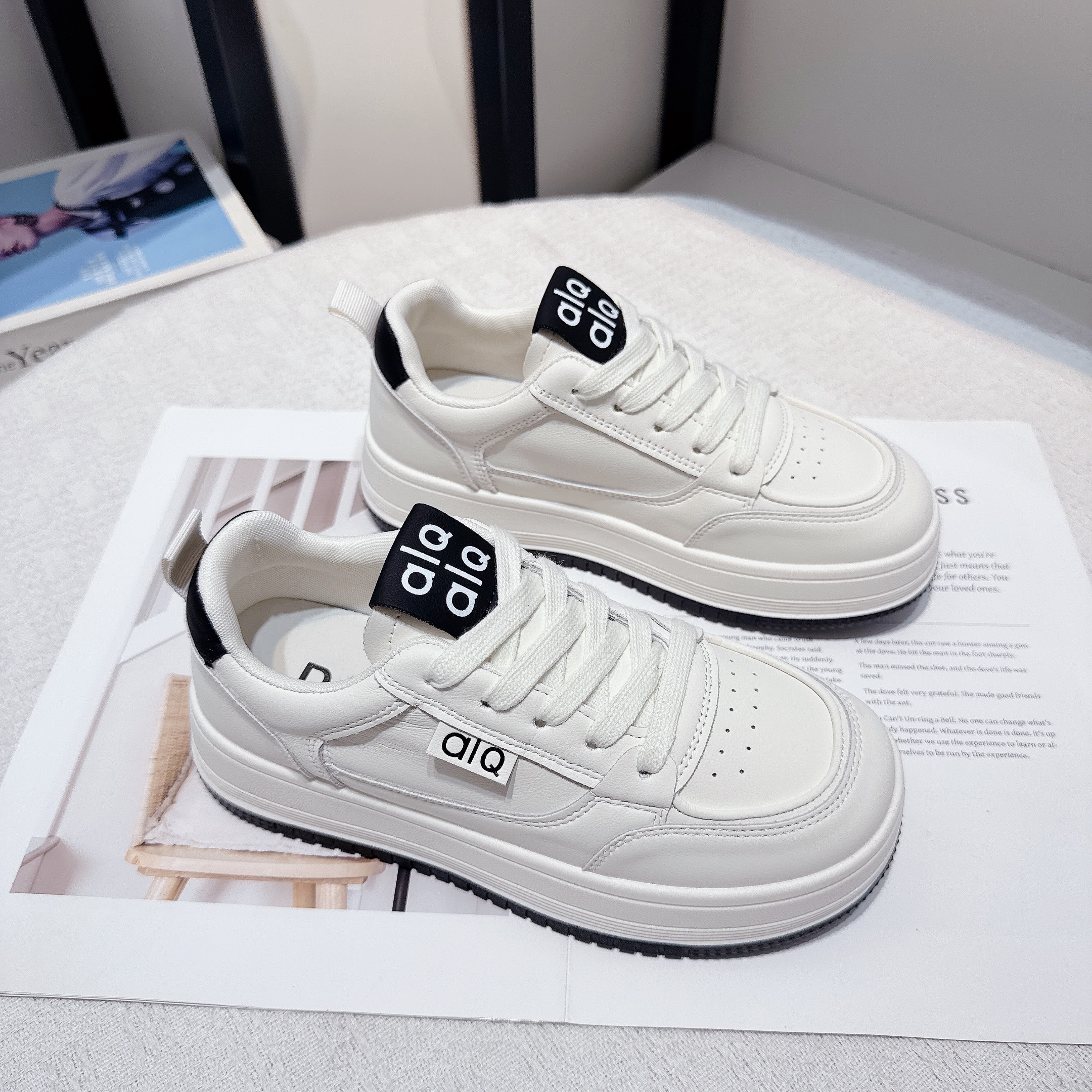 厚底小白鞋女2025年新款白色女鞋