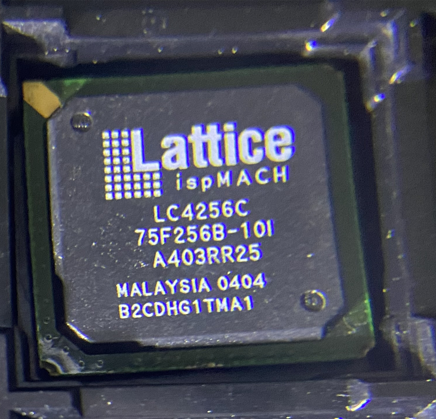 LC4256C-75F256B-10ILC4256C