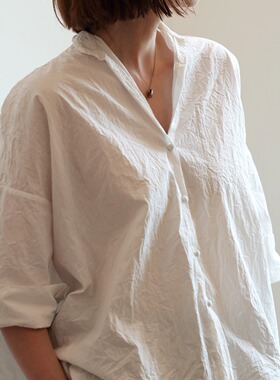 btbstudio早秋纸皮感棉 水洗工艺高温定型免烫压皱小翻领阔袖上衣