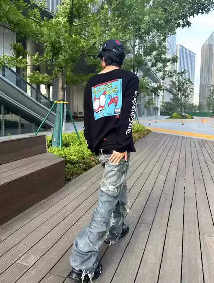 【Gy Quality】Matty Boy Collaboration with Ch Style Portrait Graffiti Waffle Knit Long-Sleeve Pullover Tee