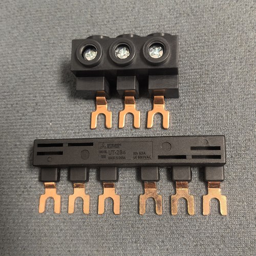 三菱进口输入三相端子UT-EP3 母线UT-2B4 全新原装未使用带原包装