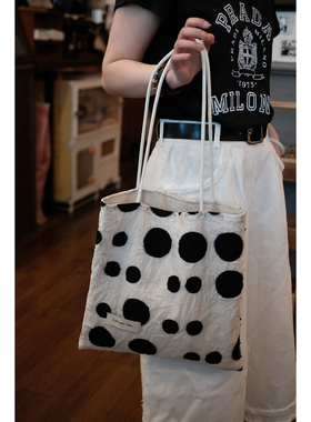 气质时髦黑白波点元素时尚百搭单肩包帆布包大容量小众包包