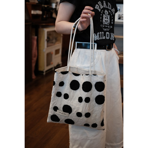 黑白波点元素时尚百搭单肩包