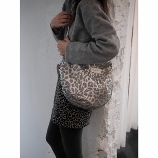 小众时髦高级感豹纹百搭通勤单肩大容量月牙单肩斜挎包女帆布包