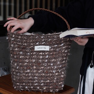 气质棕色百搭女生小众单肩包帆布hobo水桶包大容量包包通勤上班