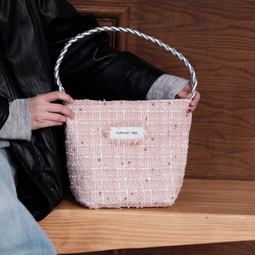 少女心粉色小香秋冬时尚百搭女生水桶包帆布包大容量小众包包礼物