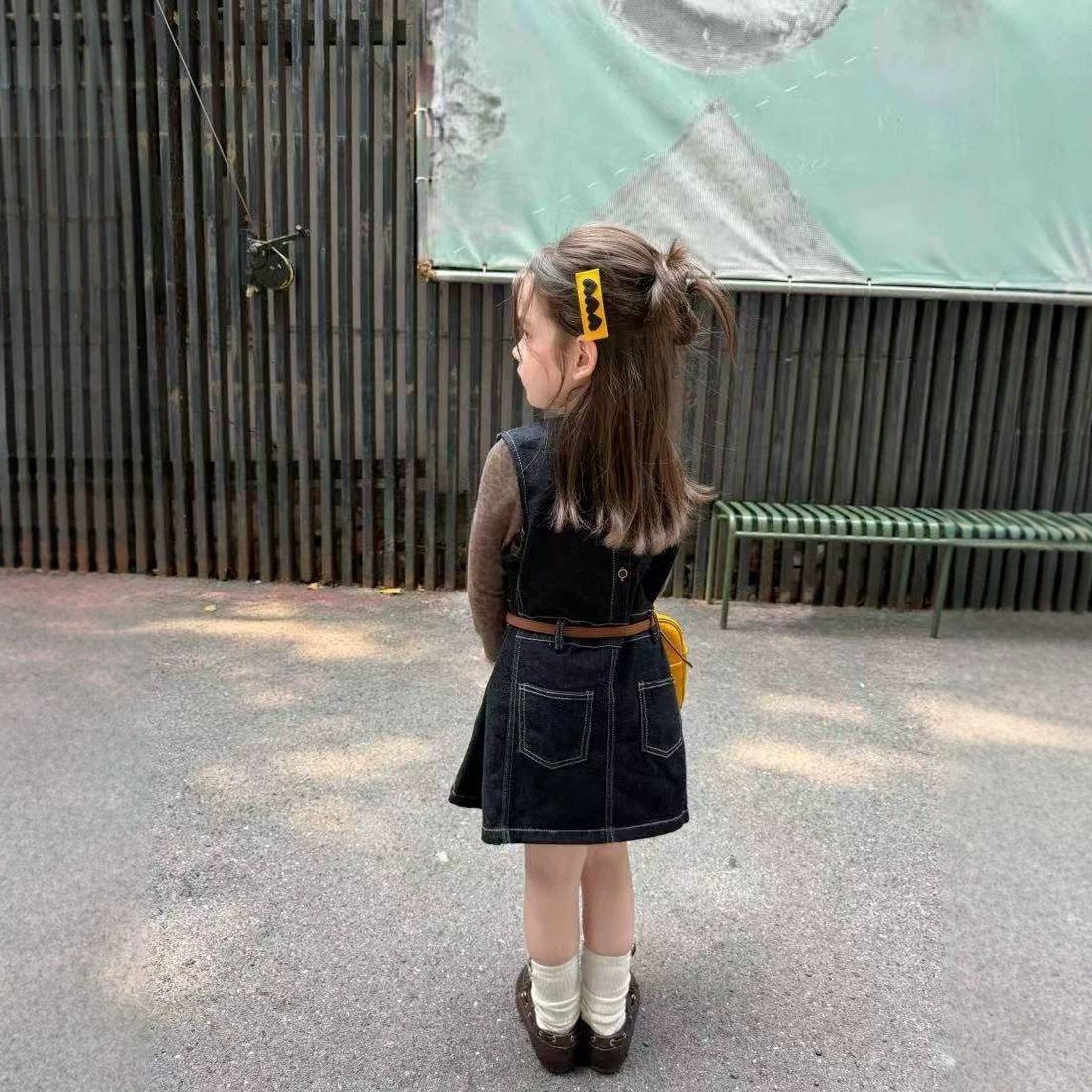 韩版童装2026秋季新款女童时髦洋气牛仔背心裙宝宝收腰无袖连衣裙