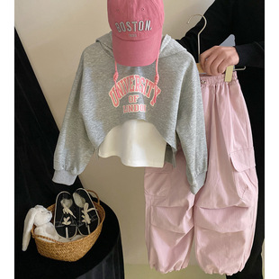女童短款连帽卫衣打底背心帽衫上衣宝宝时髦工装裤潮款2026春秋款