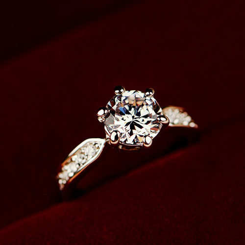 简约百搭仿真钻戒锆石克拉求婚