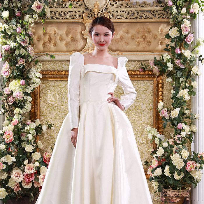 2021年春季蔡美月婚纱新款女装新娘法式复古缎面白纱婚纱