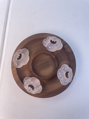 猫眼石平安锁祥云锁吊坠淡粉色