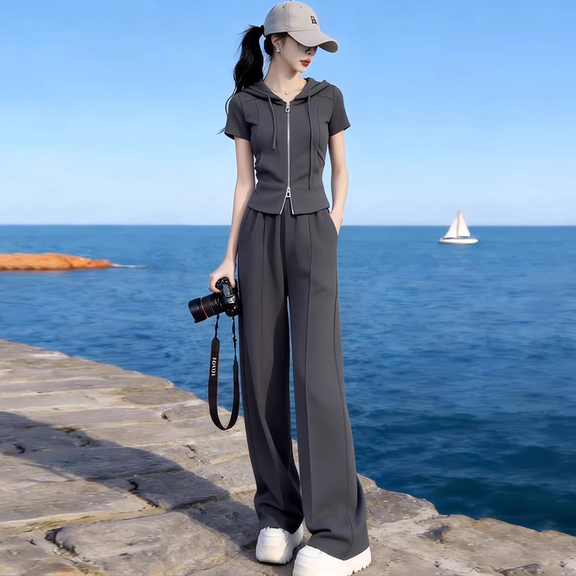 2026夏季休闲运动套装女修身显瘦连帽短款上衣阔腿裤小个子两件套