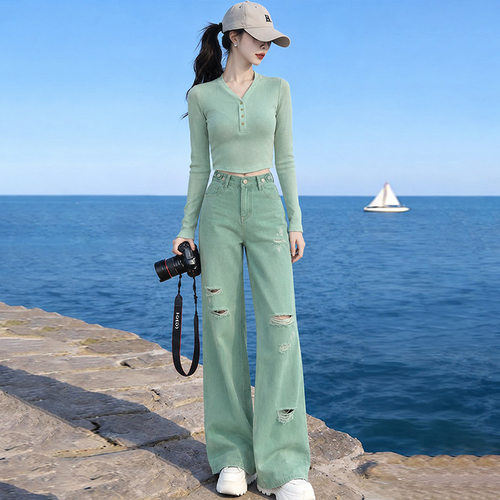 秋冬新款时尚休闲多巴胺减龄套装女显瘦短款T恤高腰牛仔长裤子女
