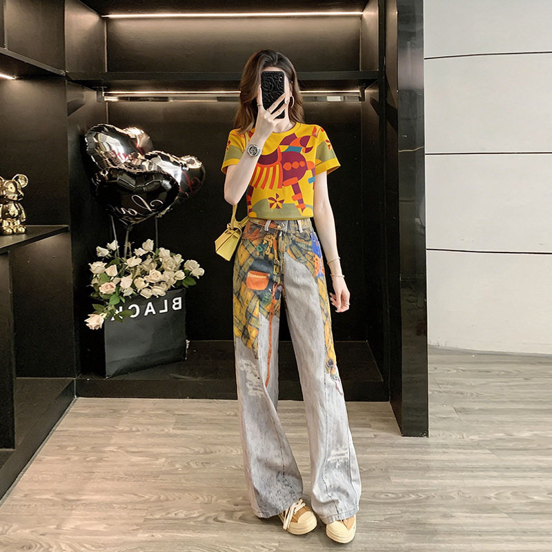 彩色印花短款短袖正肩T恤女休闲百搭上衣时尚高腰显瘦牛仔裤套装