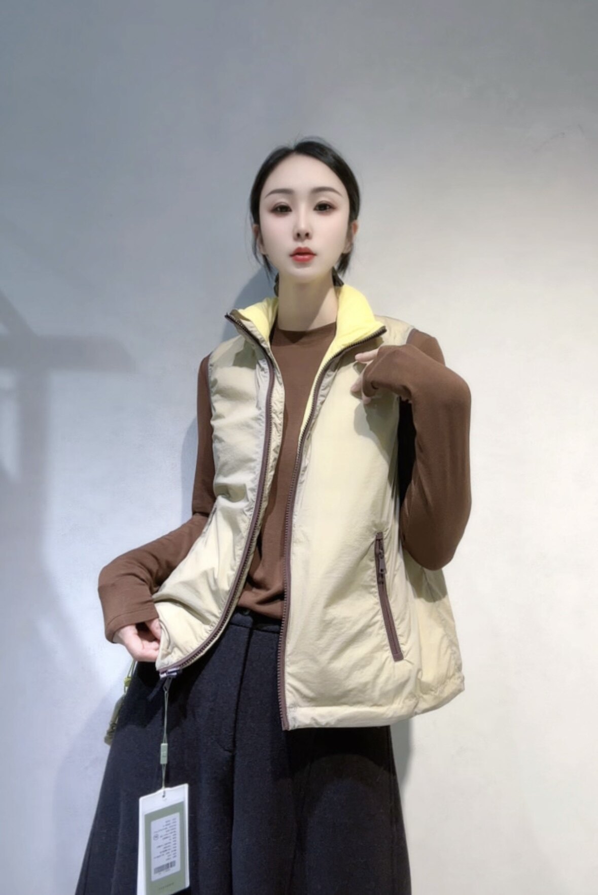 南油 鹅绒服 羽绒服马甲女2026秋冬撞色拉链轻薄排骨正反双面穿
