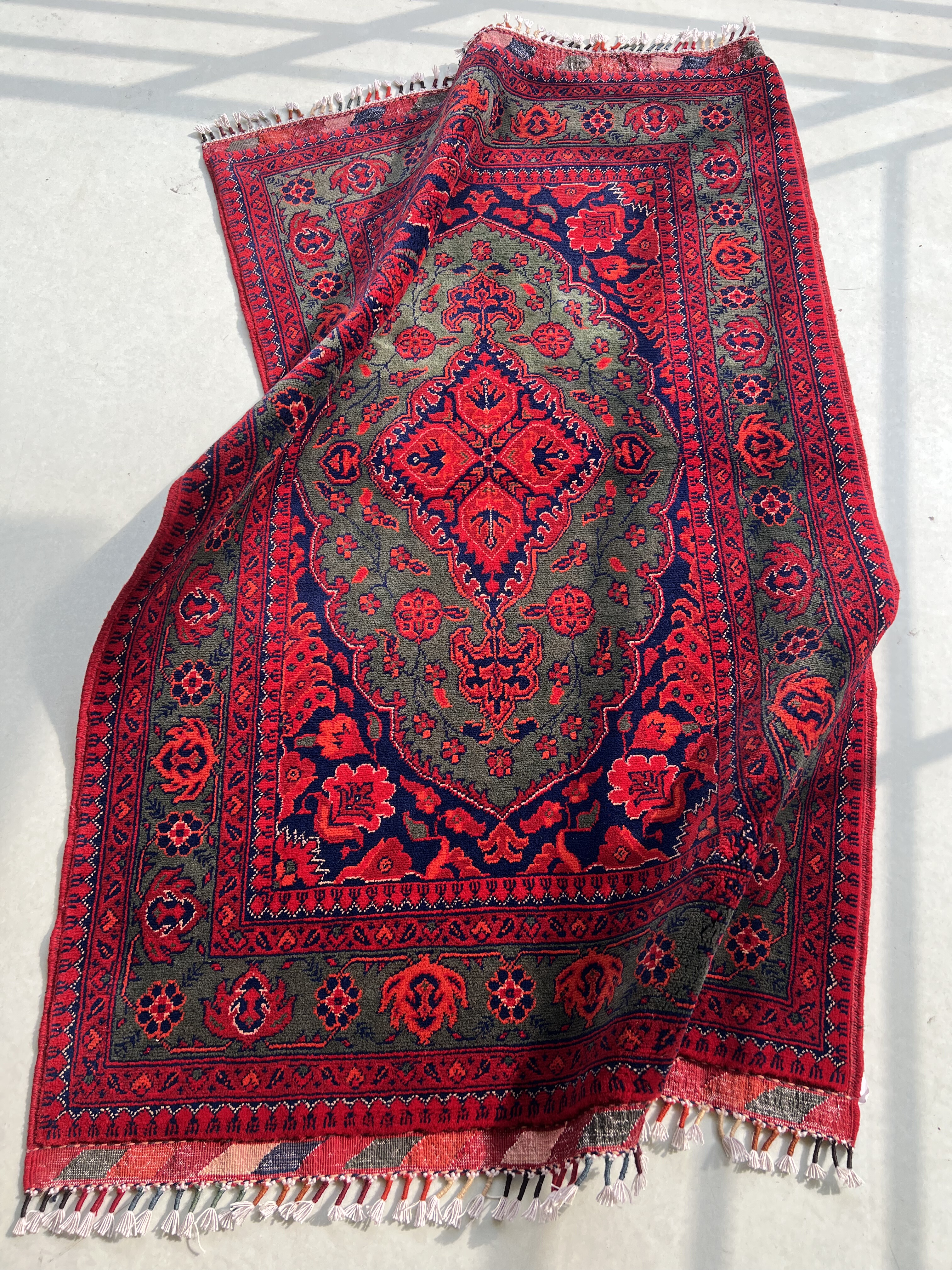 梭罗双树｜100*150左右复古红绿羊毛手工打结地毯床边毯