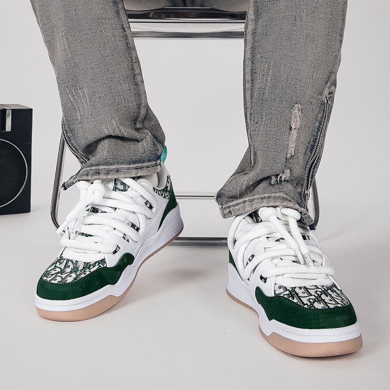 特大码男鞋47小众设计休闲鞋夏季2025新款学生面包鞋46防滑板鞋