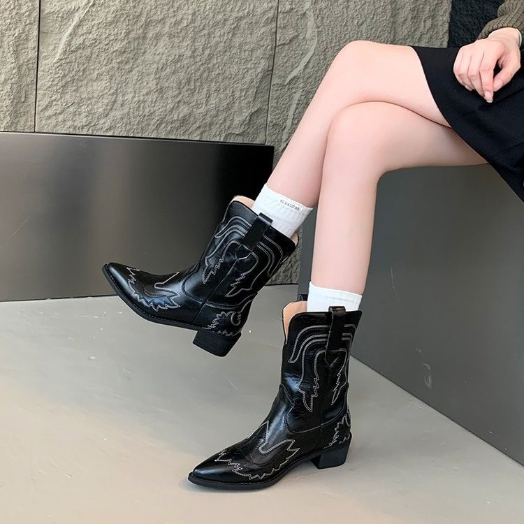 2024刺绣复古粗跟气质西部骑士靴女秋季尖头时装靴美拉德中筒靴潮