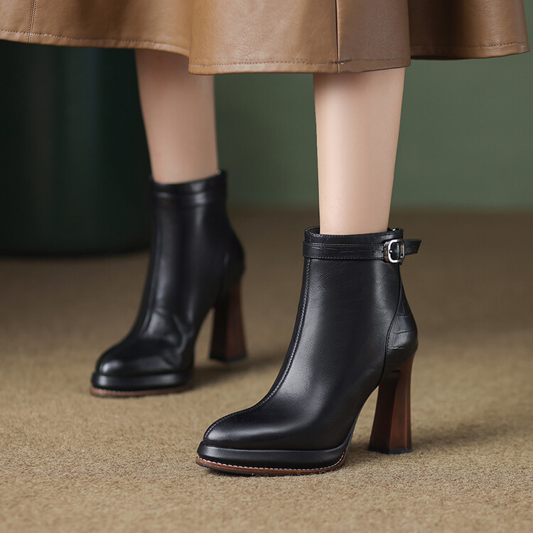 冬季2024年新款高跟鞋加绒棕色尖头粗跟短靴女设计感皮带扣马丁靴