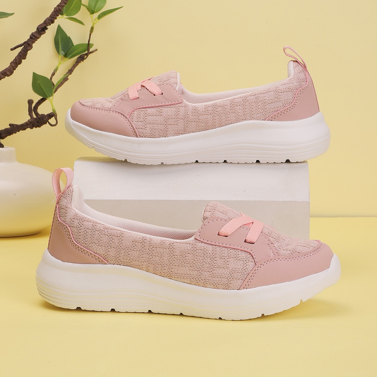 2025跨境热卖套脚懒人鞋一脚蹬四季休闲女鞋妈妈鞋低帮平底散步鞋