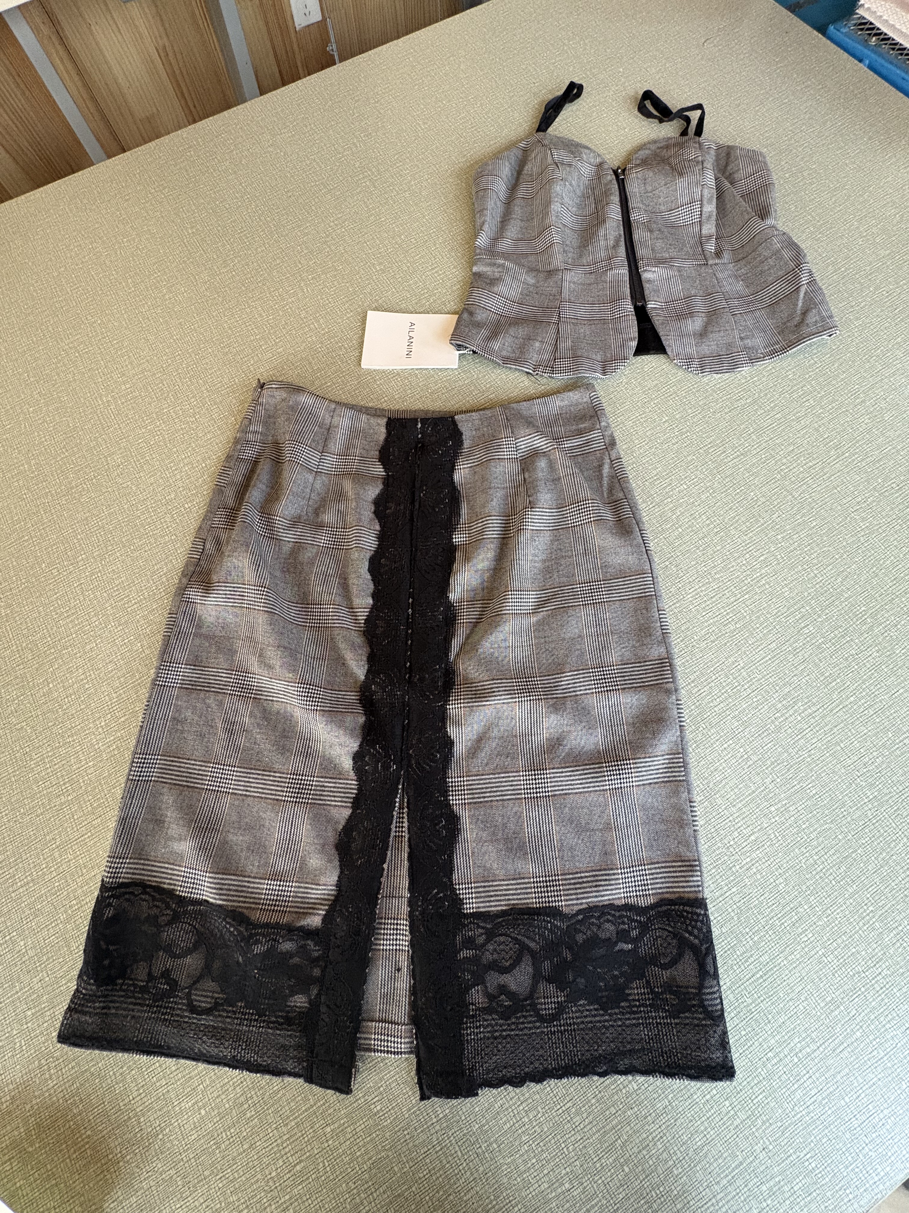 尾货清仓两件包邮女士格子蕾丝拼接半身裙