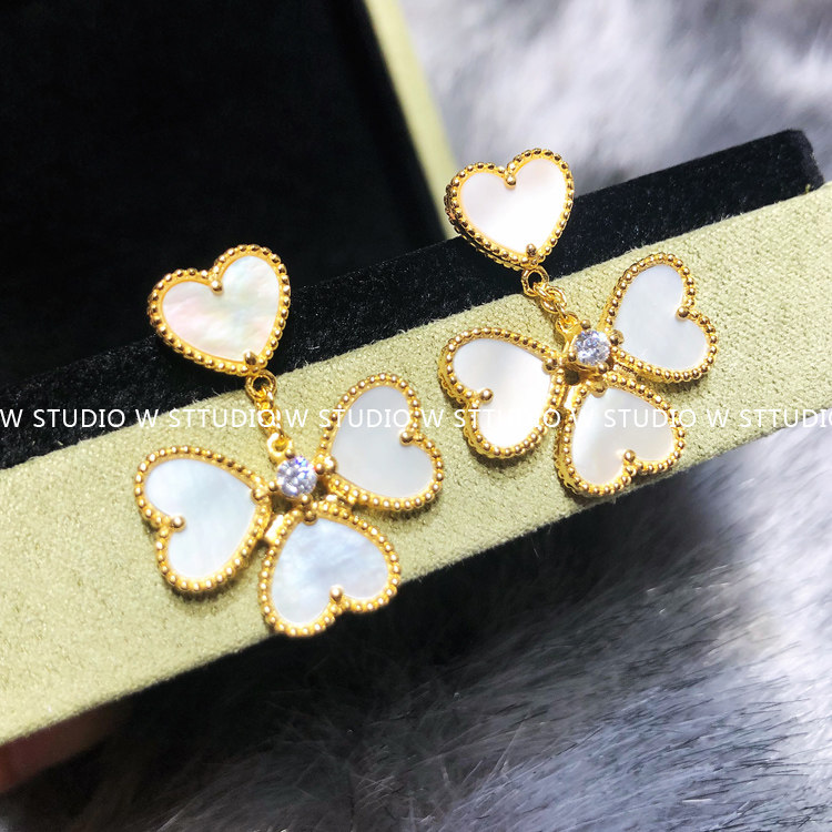 w studio 白富美气质gao端四心幸运草花瓣白贝母跳动纯银耳环