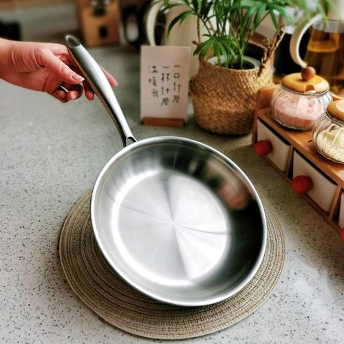三层钢一体成型无涂层迷你煎锅