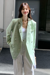 浅绿色提花西装外套女2025秋季新款韩系高级感独特超好看西服上衣图片