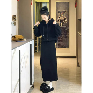 韩版百搭连帽卫衣套装女2023秋冬季新款后开叉减龄通勤显瘦半身裙