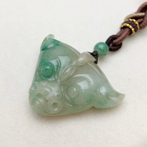 可言天然南阳翡翠独山玉老料细腻独特温润手雕狗头项链挂坠件