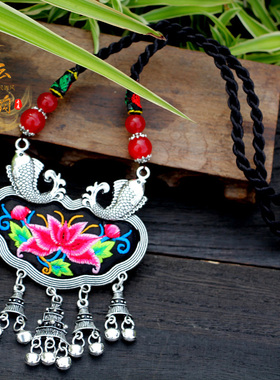 混合材质女刺绣花中长款毛衣链