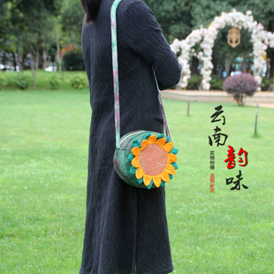 云南民族风大理白族扎染女士斜挎包中老年妈妈休闲旅游太阳花包包
