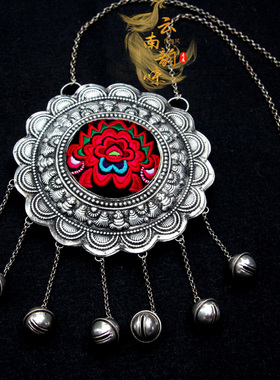 混合材质女手工苗银老绣花项链