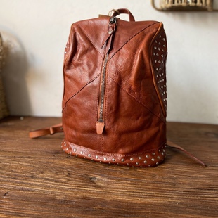 原创植鞣皮复古铆钉手工咔叽女生双肩包时尚质感小众软皮背包女