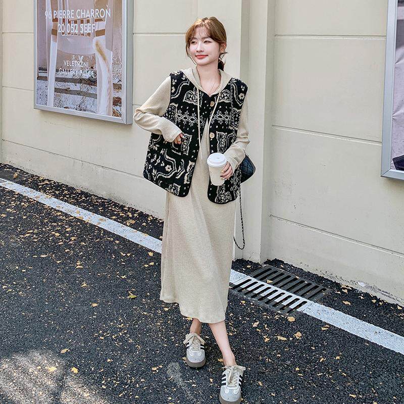 法式复古羊羔毛马甲连衣裙女春秋穿搭一整套2025新款连帽长裙套装,女装套装/套裙,宁宁家