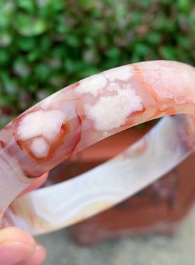 冰透牛血龙纹网红百搭风玛瑙手镯