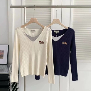 2024秋冬新款学院风假两件V领修身针织衫长袖毛衣女TTKW243802L