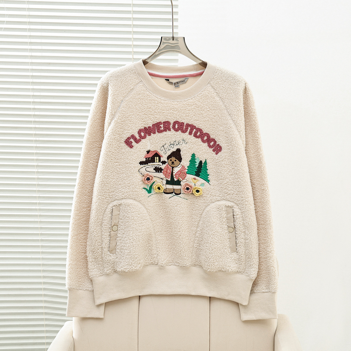 2025秋冬新款学院风舒适圆领罗纹仿羊羔毛长袖卫衣女TTMA254VC8D