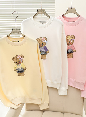 2025秋冬新款女装学院风立体刺绣加绒圆领长袖卫衣YTMW254VL1B