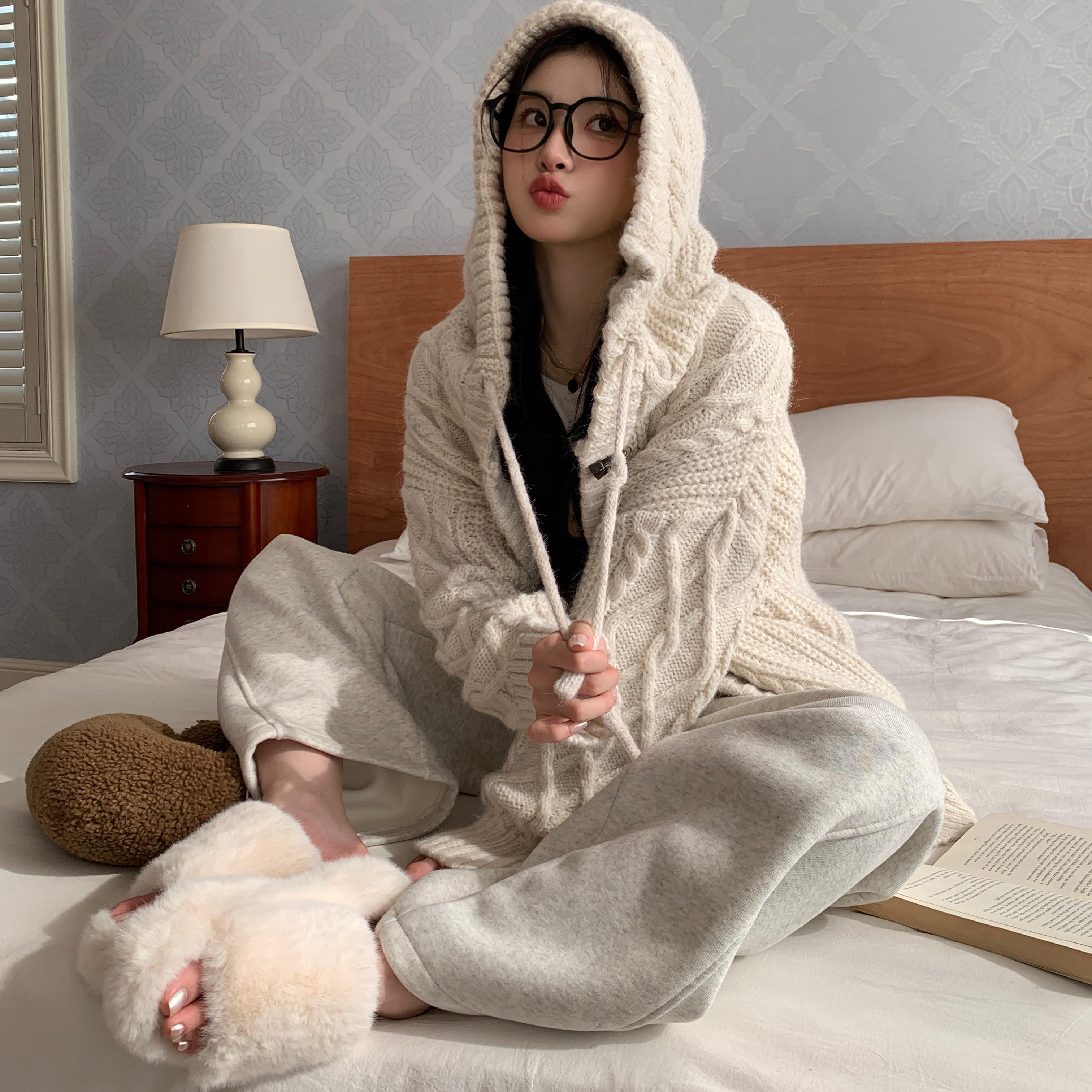 刘些宁同款麻花牛角扣带帽针织开衫MOMONANA宽松毛衣外套加厚保暖