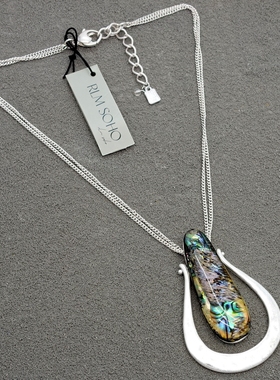 拉睦RLM SOHO西洋欧美风幻彩鲍贝设计师腔调森女文艺范个性项链