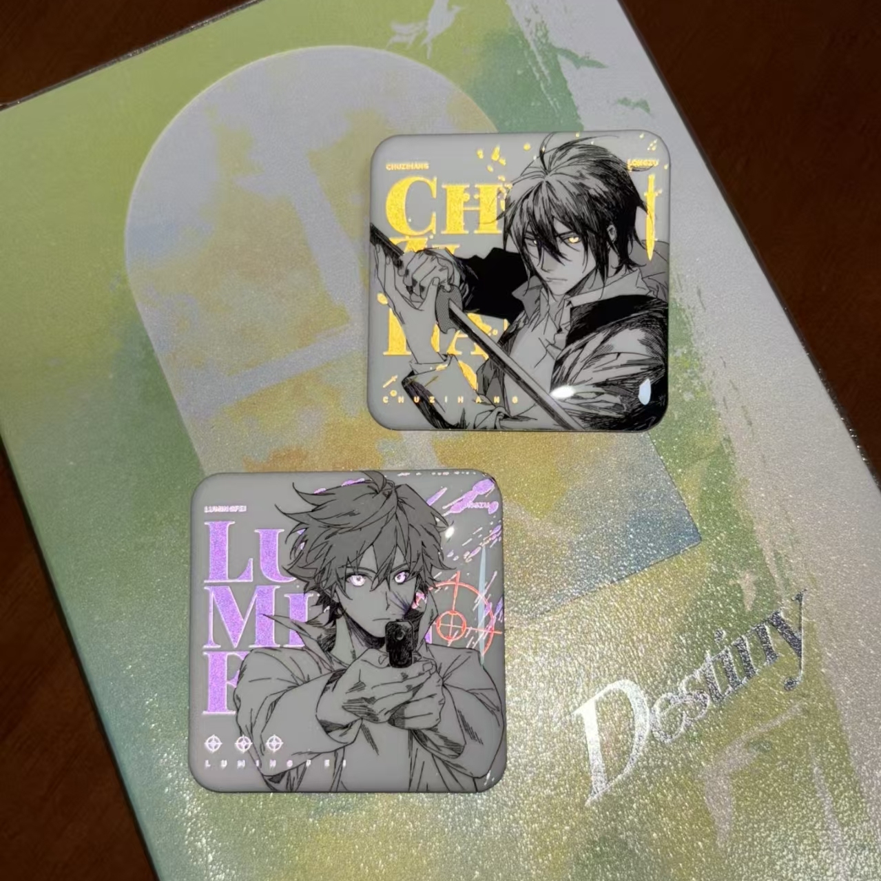 新款龙族周边同人自制高颜值楚子航路明非方形双闪吧唧徽章马口铁