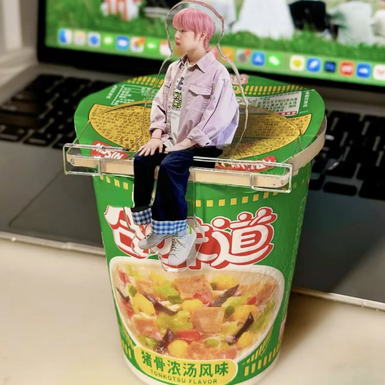 新款sakuya藤永咲哉同人自制高颜值亚克力坐姿立牌桌面装饰摆件